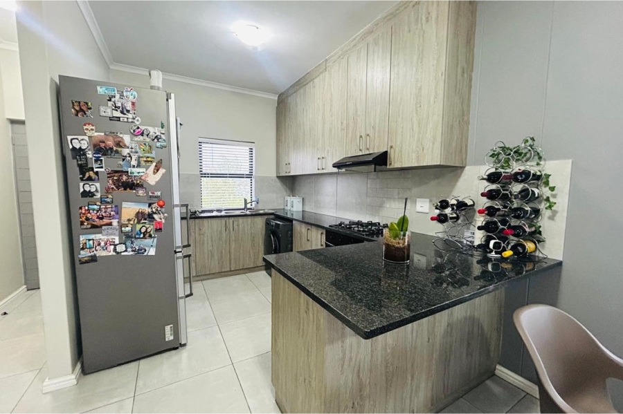 2 Bedroom Property for Sale in Aan de Wijnlanden Western Cape